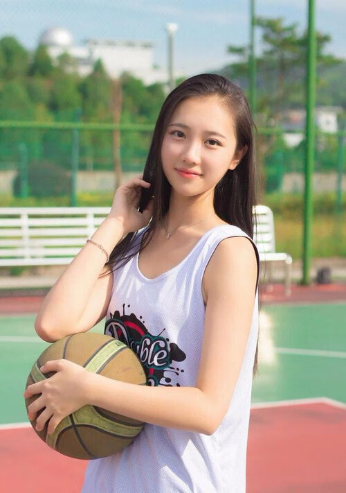 低位单打与边路拉边两种攻势效率如何比较，低位单打和高位单打